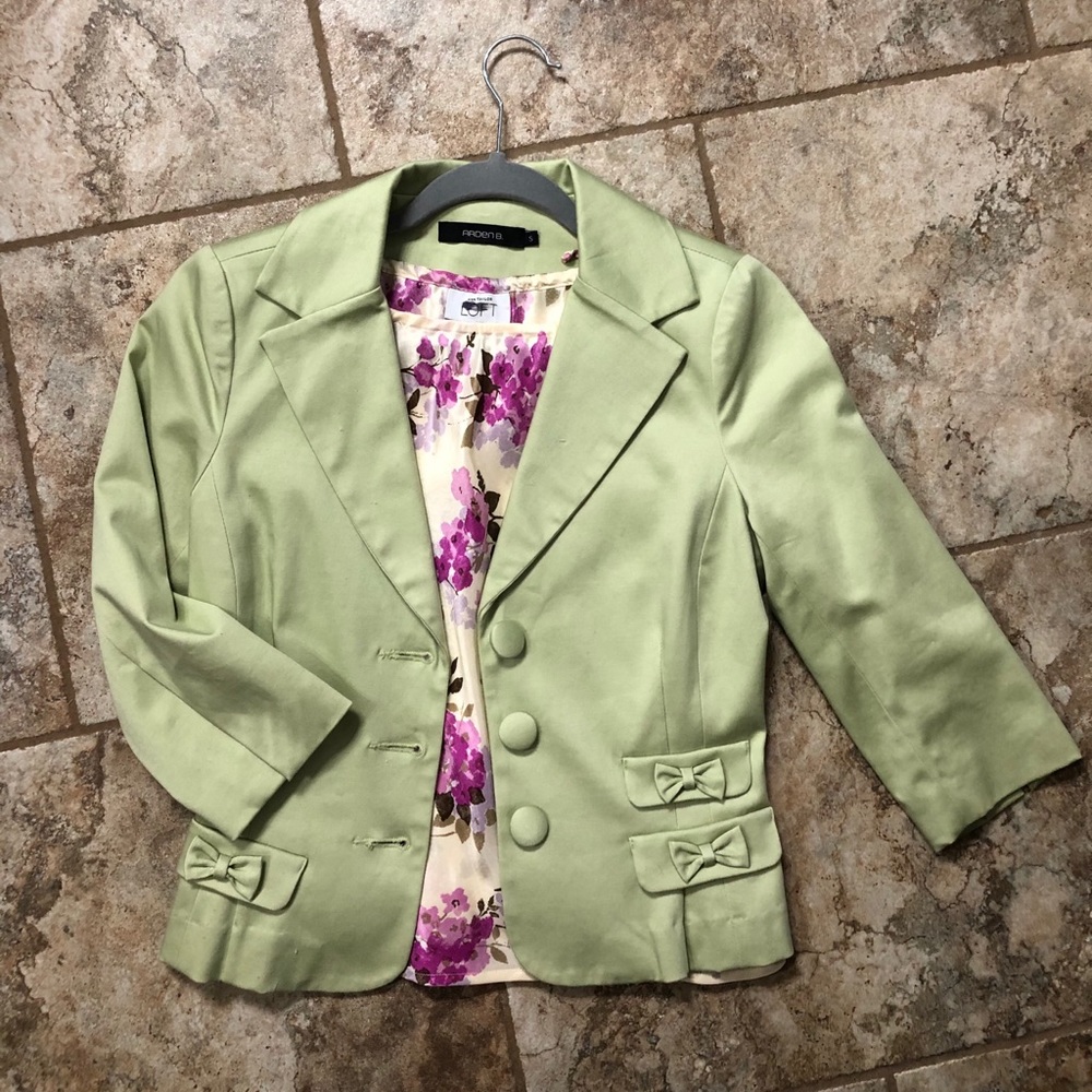 Floral silk chemise with green blazer